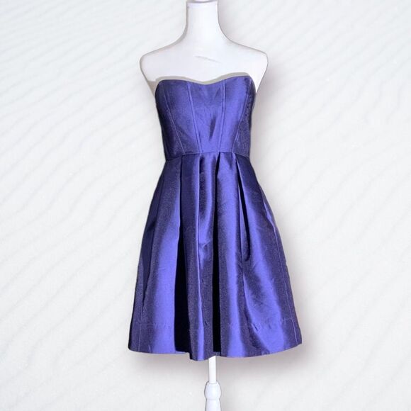 Eliza J Classic Style Homecoming Strapless Fit and Flare Size 4 Homecoming - Picture 1 of 3